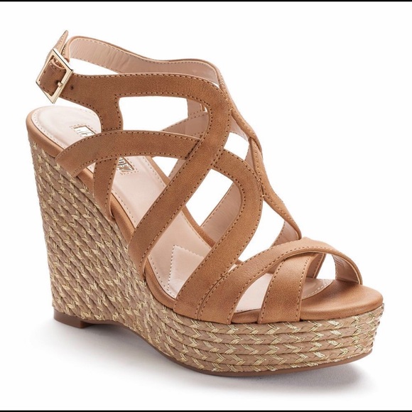 Jennifer Lopez Shoes - 🎉 HP 🎉 Jennifer Lopez Skylar Cognac Sandals